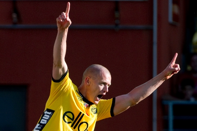 Andreas Augustsson jublar efter att ha nickat in 1-0 mot Malmö FF. Till slut vann Elfsborg med 3-0.