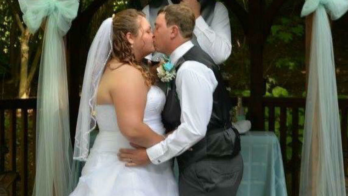 Bröllopsbilder är något som varje nygift par ser fram emot att få se från sin stora dag.