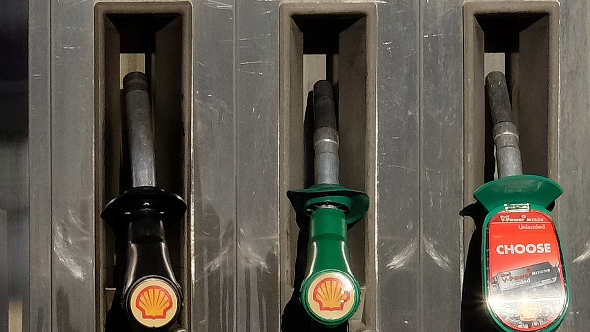 Även priset på diesel höjs, även det med tio öre. Det innebär att en liter diesel numera kostar 12,99 kronor.
