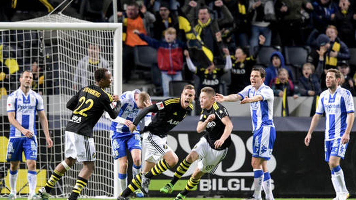 I går blev det kryss mot Göteborg så det är ändå en bit att gå för AIK till guldet. 