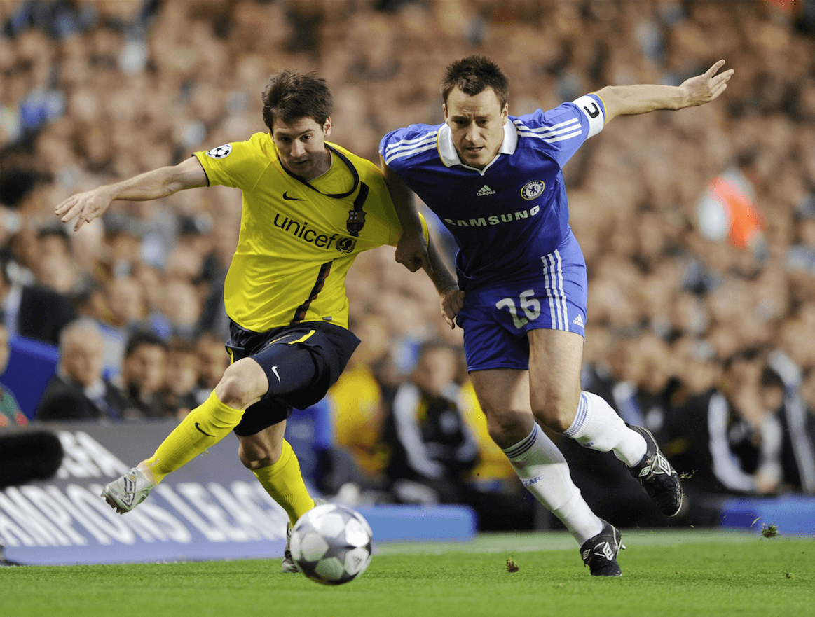 Messi i en kamp med John Terry. Messi i en kamp med John Terry.