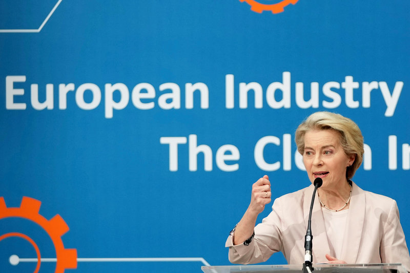 EU-kommissionens ordförande Ursula von der Leyen vid förra veckans presentation av en ny plan för ren industri.