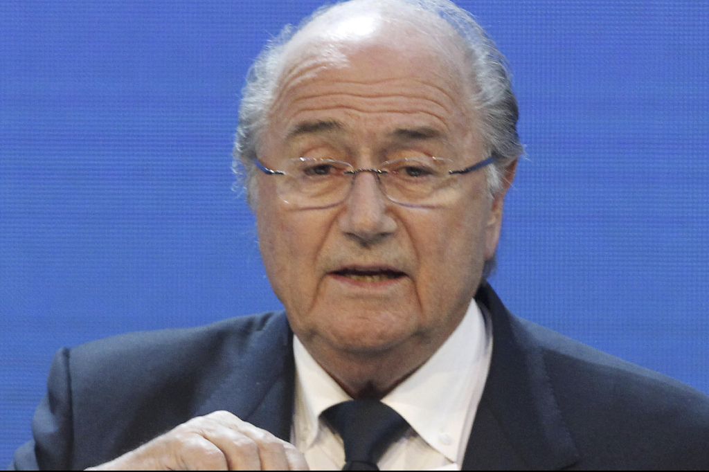 Men Blatter menar bara att engelsmännen är dåliga förlorare.