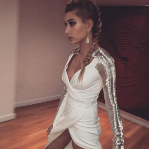 Hailey Baldwin på amfAr-galan. Hailey Baldwin på amfAr-galan.
