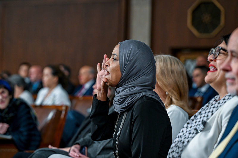 Ilhan Omar rasade på Trump under hans tal till nationen. Foto: Kenny Holston /AP/TT