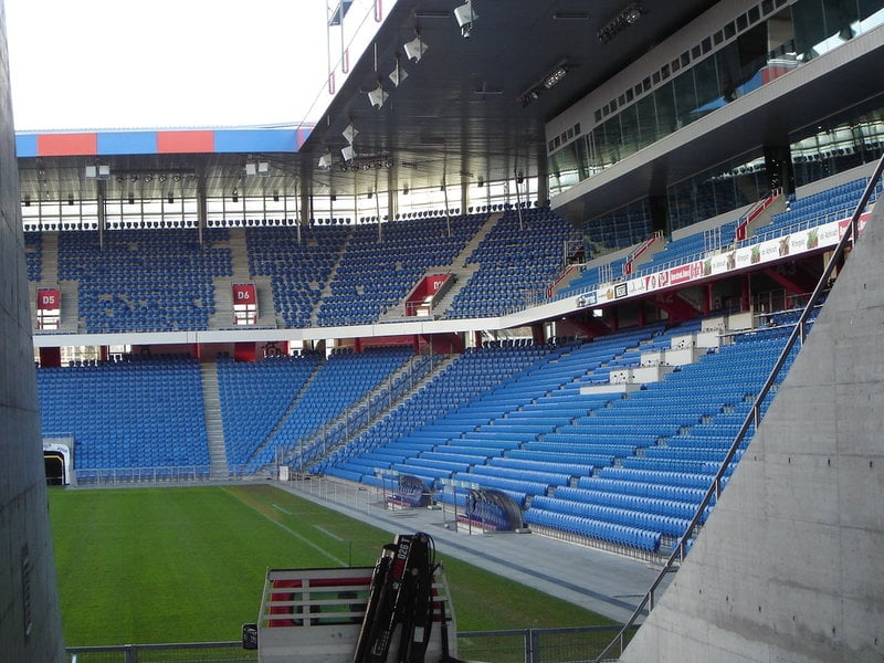 Finalen i fotbolls-EM 2025 spelas på St.Jakob-Park. Foto: Florian K, CC BY-SA 3.0 via Wikicommons Finalen i fotbolls-EM 2025 spelas på St.Jakob-Park. Foto: Florian K, CC BY-SA 3.0 via Wikicommons