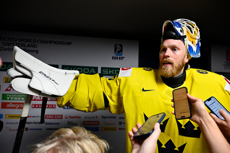 ”Självklart hade man velat ge Sam och resten av ledarstaben ett betydligt bättre avslut”, säger Magnus Hellberg efter att Sverige åkt ut i VM-kvartsfinalen mot Schweiz.