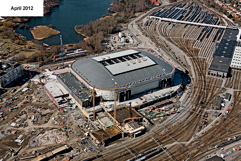 Så här såg bygget av Friends Arena ut i april.