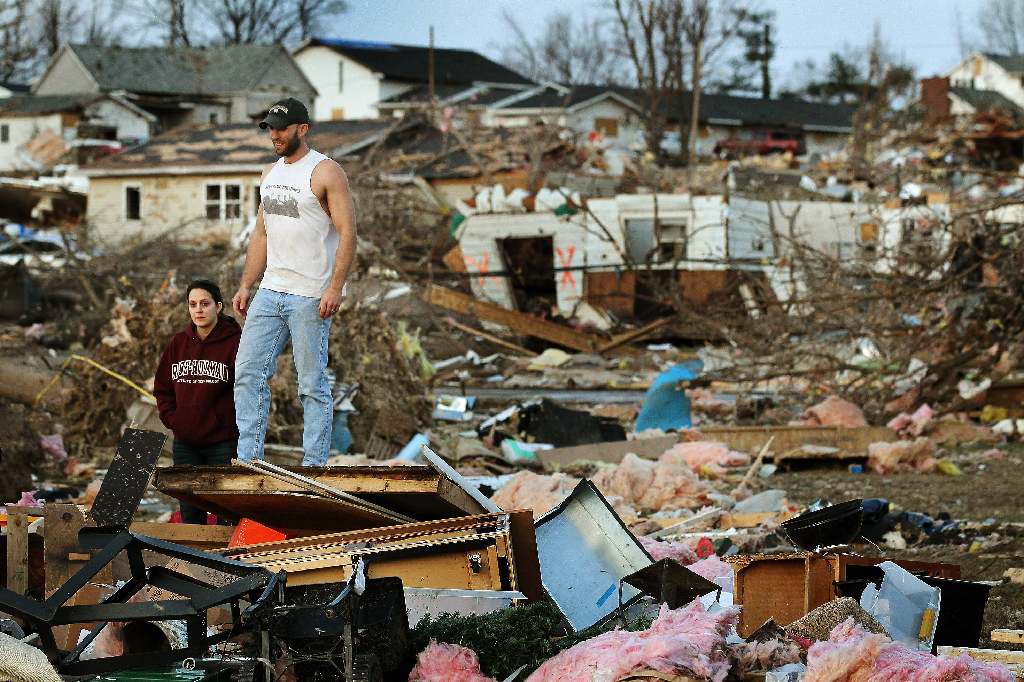 Stormen slog till vid gryningen i Harrisburg och tornadon hade en vindhastighet upp till 75 meter per sekund. Stormen slog till vid gryningen i Harrisburg och tornadon hade en vindhastighet upp till 75 meter per sekund.