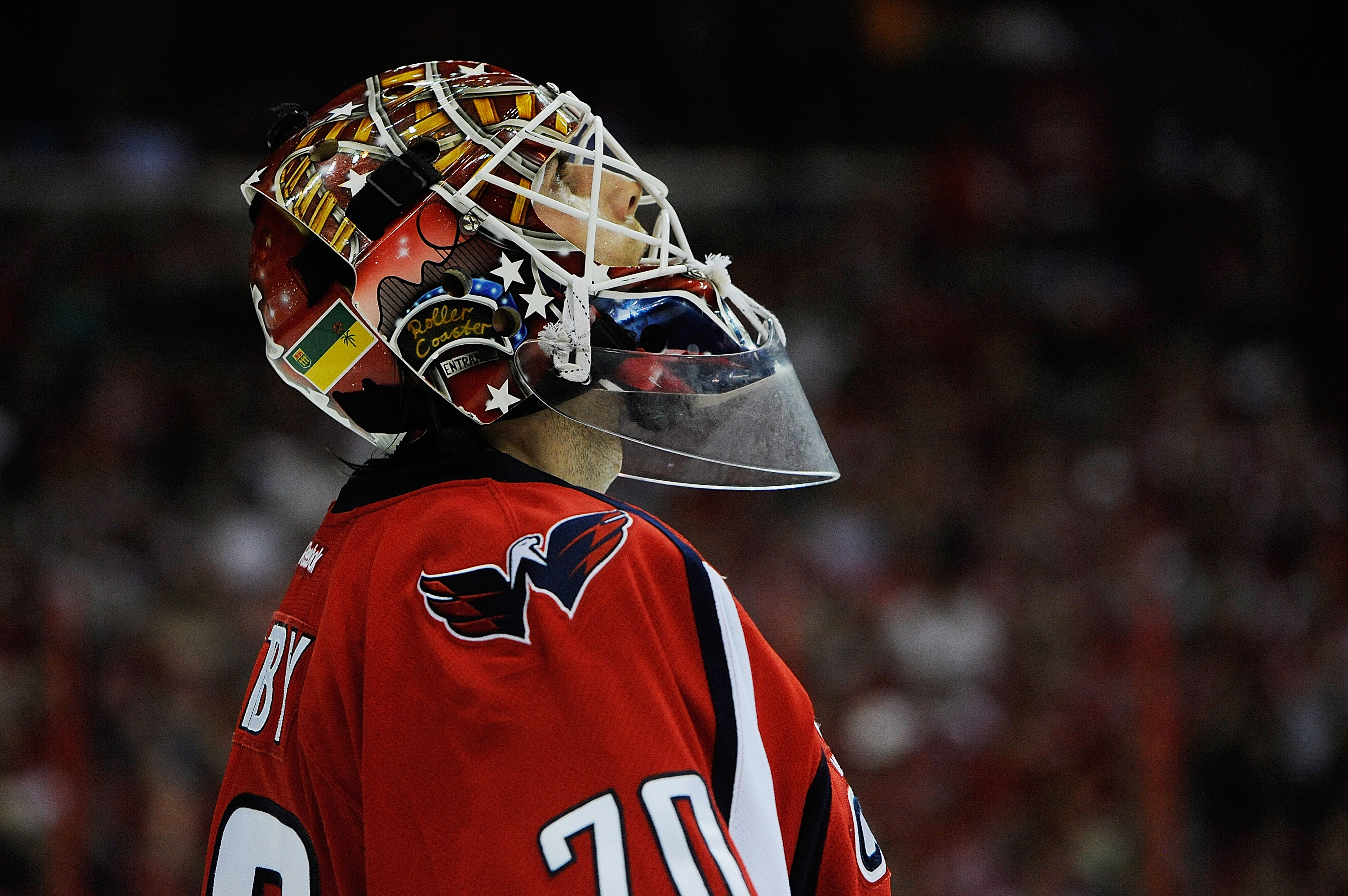 Capitals målvakt Braden Holtby deppar efter det sena avgörandet. Capitals målvakt Braden Holtby deppar efter det sena avgörandet.
