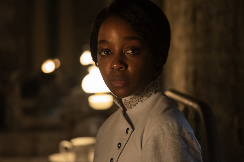 Thuso Mbedu som Cora i 'Den underjordiska järnvägen'. Pressbild.