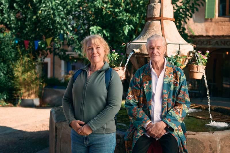 Agneta (Eva Melander) blir "au pair" åt Einar (Claes Månsson) i "Je m'appelle Agneta". 