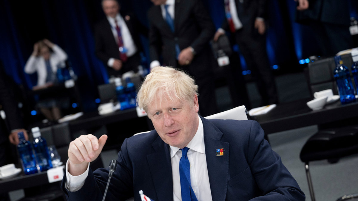 Storbritanniens premiärminister Boris Johnson sade att kriget i Ukraina inte hade startat om Putin hade varit kvinna. Nu kräver Ryssland en ursäkt.