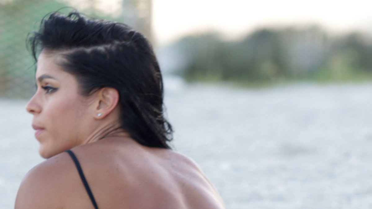 Fitness-modellen Michelle Lewin har en heldag på beachen i Miami.