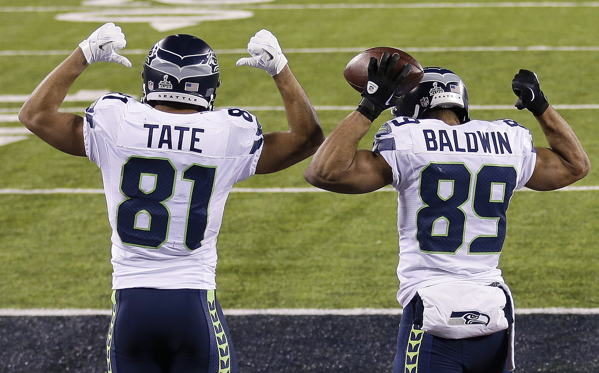 Seattle Seahawks wide receivers Golden Tate och Doug Baldwin firar Baldwins touchdown i andra halvlek. Seattle Seahawks wide receivers Golden Tate och Doug Baldwin firar Baldwins touchdown i andra halvlek.