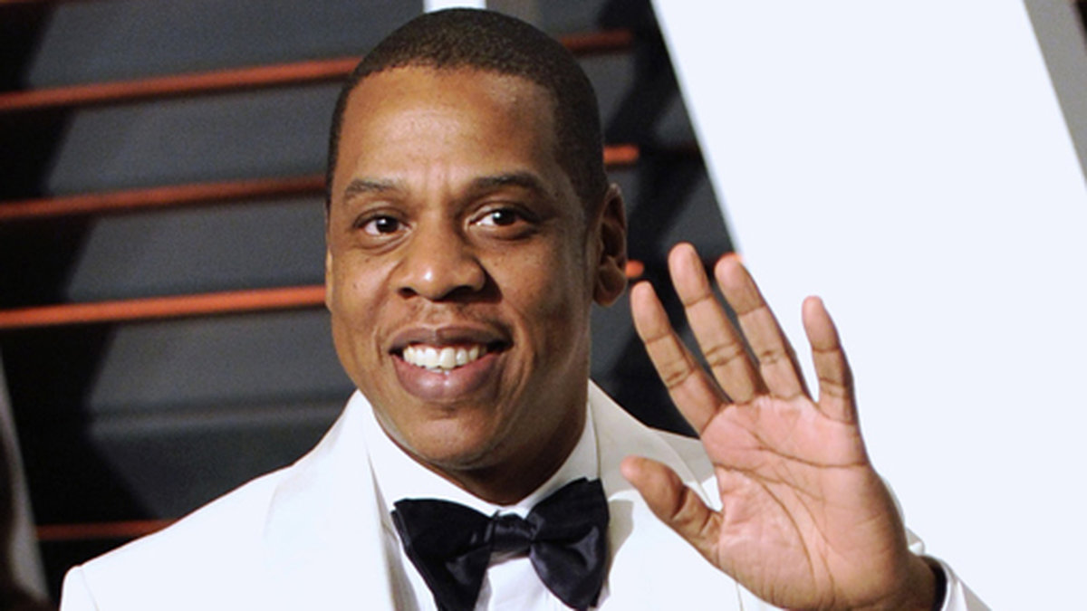 På andra plats hittar vi Jay-Z som cashade in hela 471 miljoner kronor. Jigga tjänade storkovan på bland annat Roc Nation och Champagne-märket Armand de Brignac.