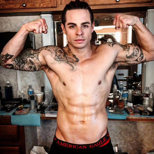 Casper Smart spänner sig. Casper Smart spänner sig.