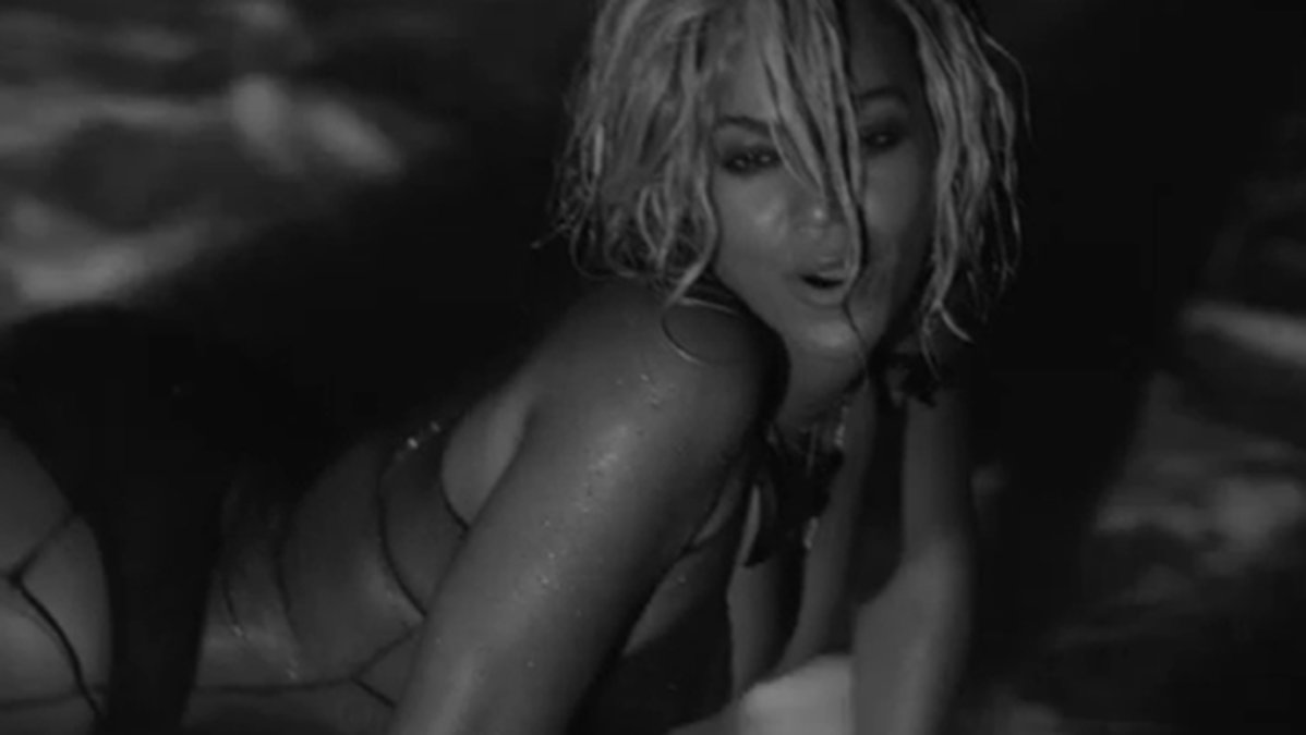 Beyoncé i videon till "Drunk in love".