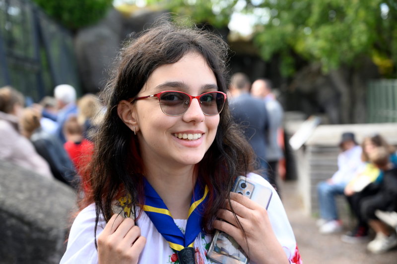 14-åriga Yulia gillar den svenska naturen: 'Häromdagen när jag var ute i skogen såg jag en massa blåbär och svamp', säger hon.