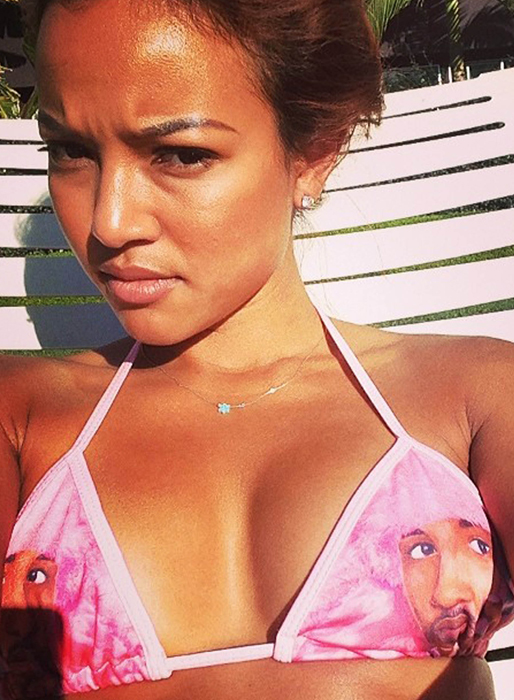 Chris Browns ex-flickvän Karrueche Tran solar. Chris Browns ex-flickvän Karrueche Tran solar.