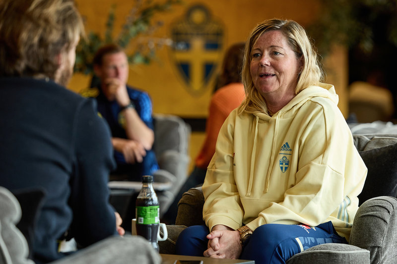 Marika Domanski Lyfors under en pressträff med svenska damlandslaget i Båstad, inför fotbolls-EM i England.
