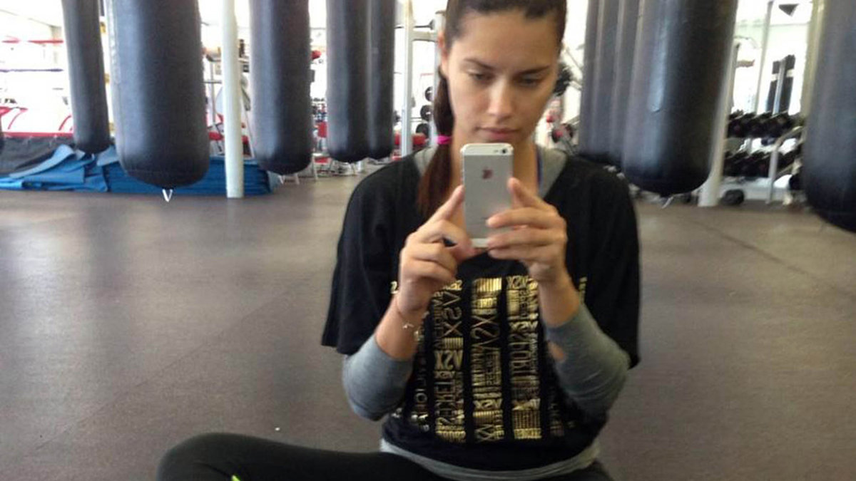 Adriana Lima på gymmet.