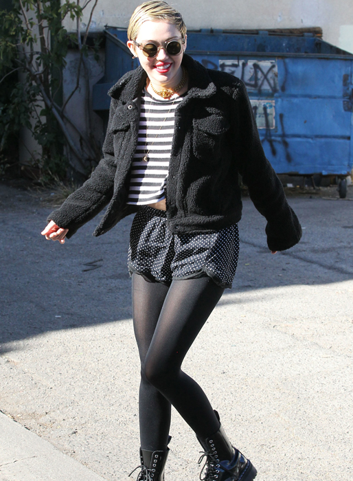 Miley har all anledning att le. Miley har all anledning att le.