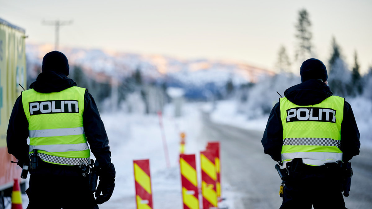 Norsk polis inför inre gränskontroller under perioden för Nobelceremonierna. Arkivbild.