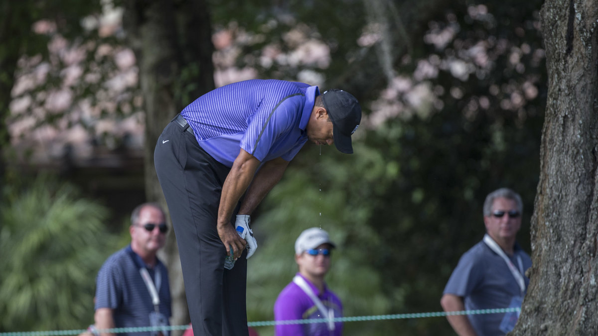 Tiger Woods kräktes på en tävling på lördagen. 