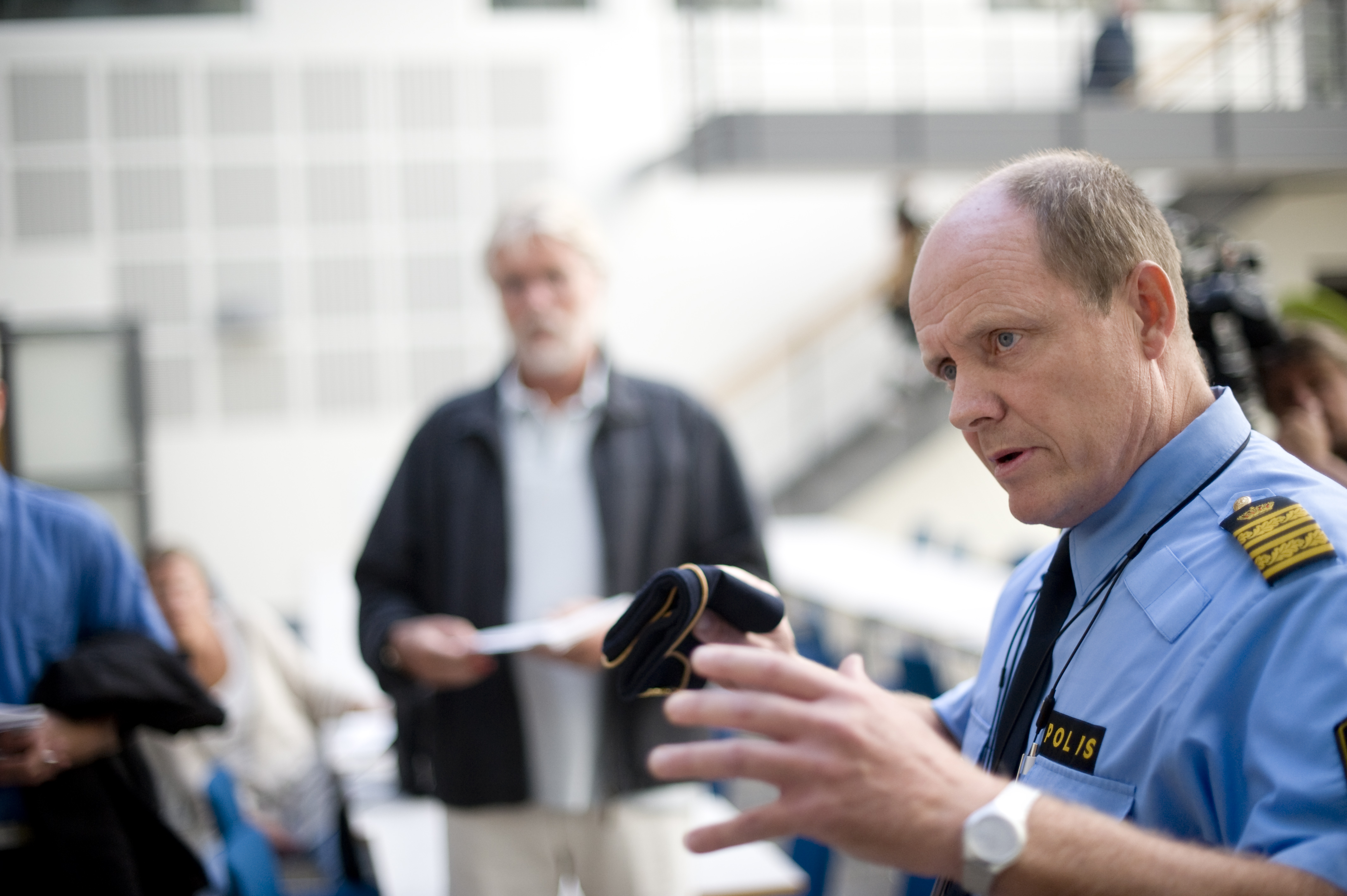 Polismästare Lars Klevensparr på en presskonferens i samband med oroligheterna i Backa den 8 augusti.