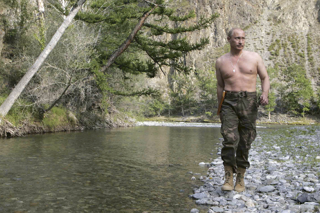 Björnjägaren, naturmänniskan och premiärministern Vladimir Putin har effektiv odlat myten om sig själv. Kolla själv in bilderna från alfahannens påhitt. 