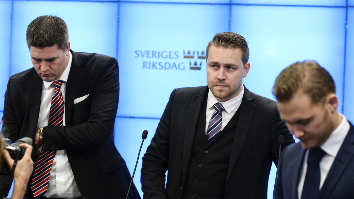 Sverigedemokraterna, med Mattias Karlsson i spetsen, minskar i en ny undersökning. 