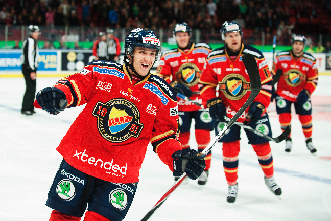 Fredrik Claesson drygade ut till 3-1 bara sekunderna senare. Fredrik Claesson drygade ut till 3-1 bara sekunderna senare.