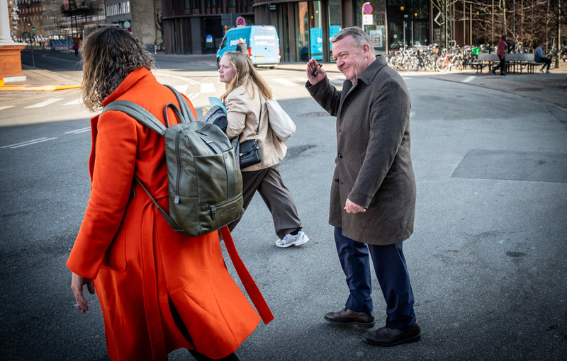 Lars Løkke Rasmussen på väg till Jylland för att bjuda väljare på "hakkebøf".