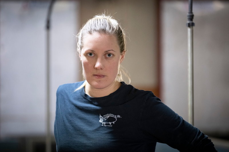 – Ekonomin är mycket ansträngd nu, blir knappt något plus, säger lantmästaren Cissi Klasson, ägare till Annelövsgrisen, som ligger i Vallåkra utanför Helsingborg.