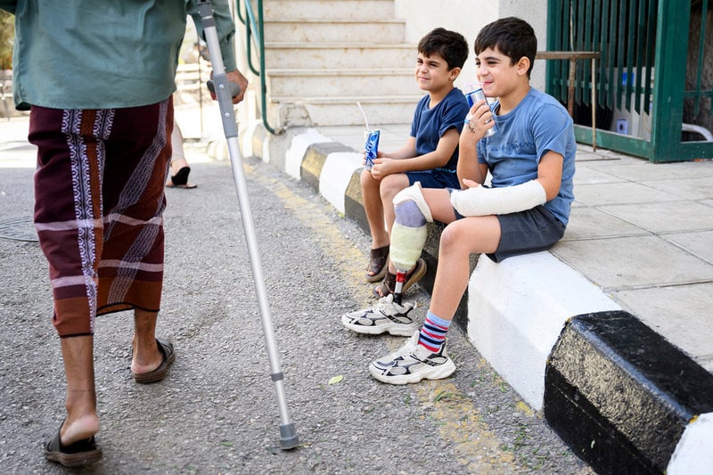 Bröderna Adam och Amir al-Daour från Gaza på Läkare utan gränsers rehabiliteringsklinik i Amman.