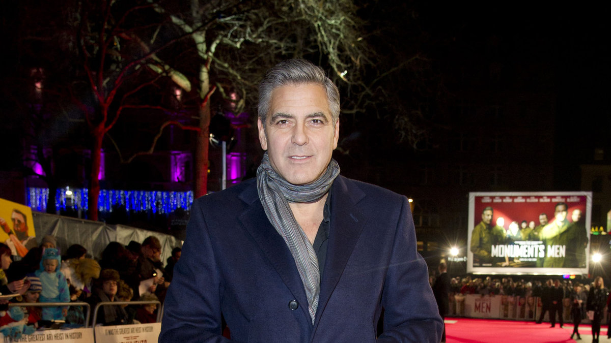 George Clooney har förlovat sig med sin flickvän.
