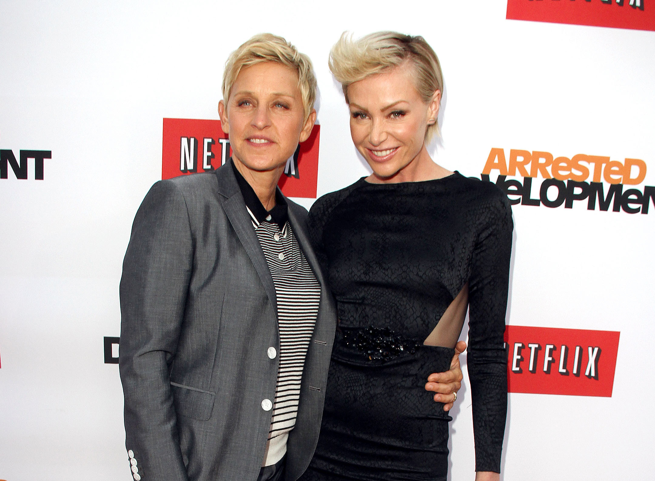 Portia de Rossi och Ellen DeGeneres. Portia de Rossi och Ellen DeGeneres.