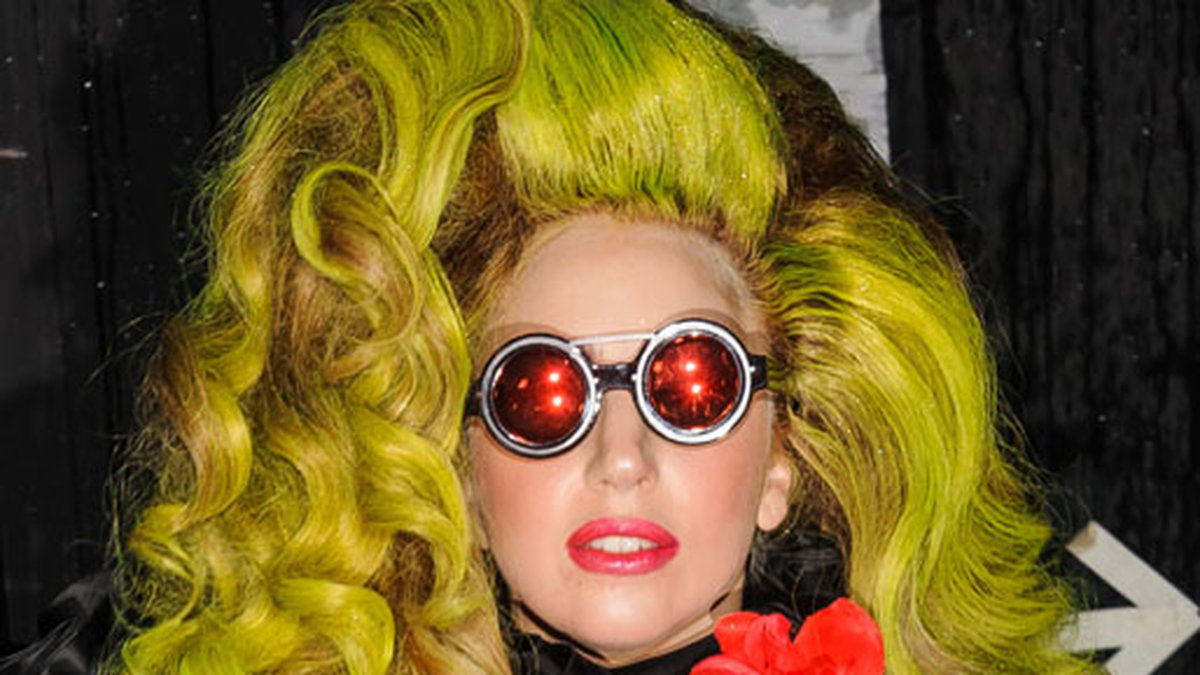 Lady Gaga är färgglad. 