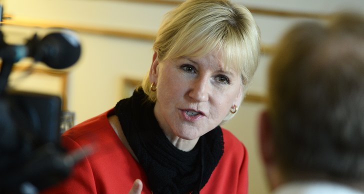Margot Wallström, Socialdemokraterna, Utrikesminister, Politik