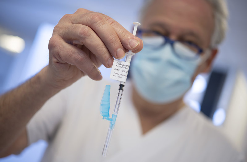 Nästa vecka kommer EMA:s besked om vaccinet. Nästa vecka kommer EMA:s besked om vaccinet.
