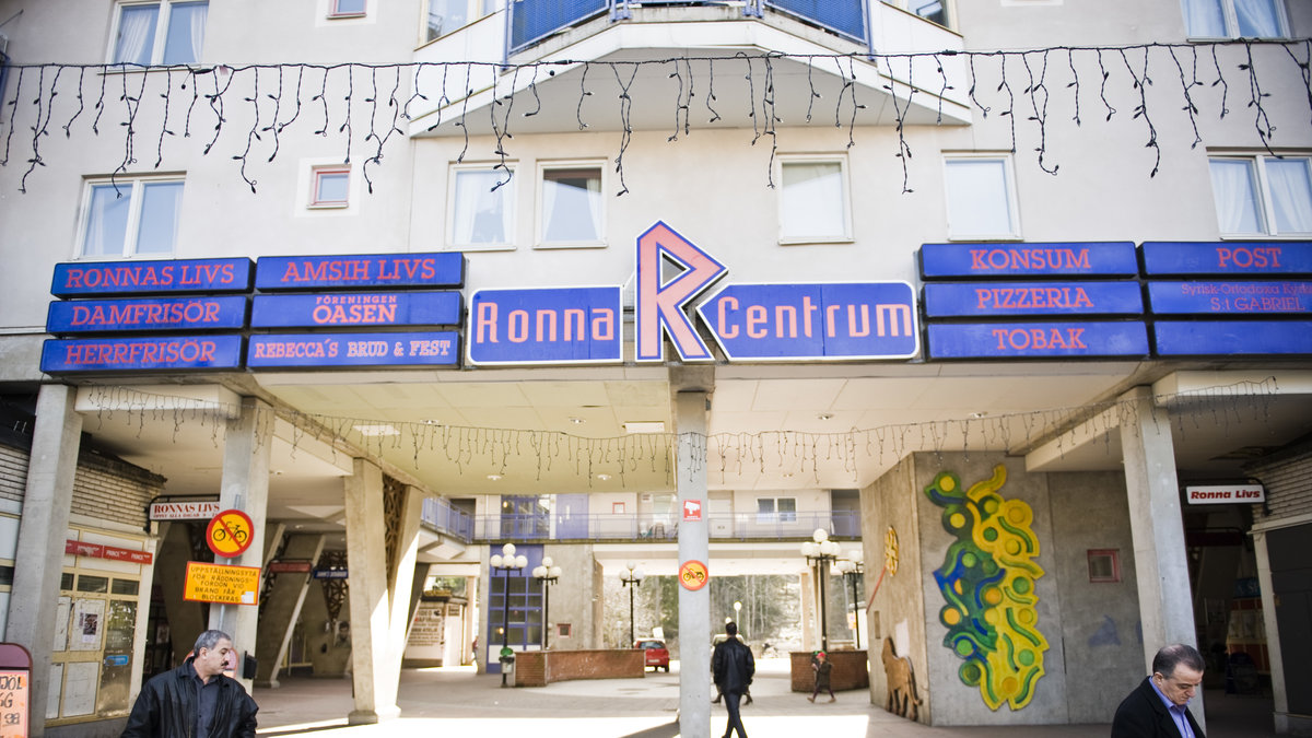 Södertäljestadsdelen Ronna är en av de andra förorterna.