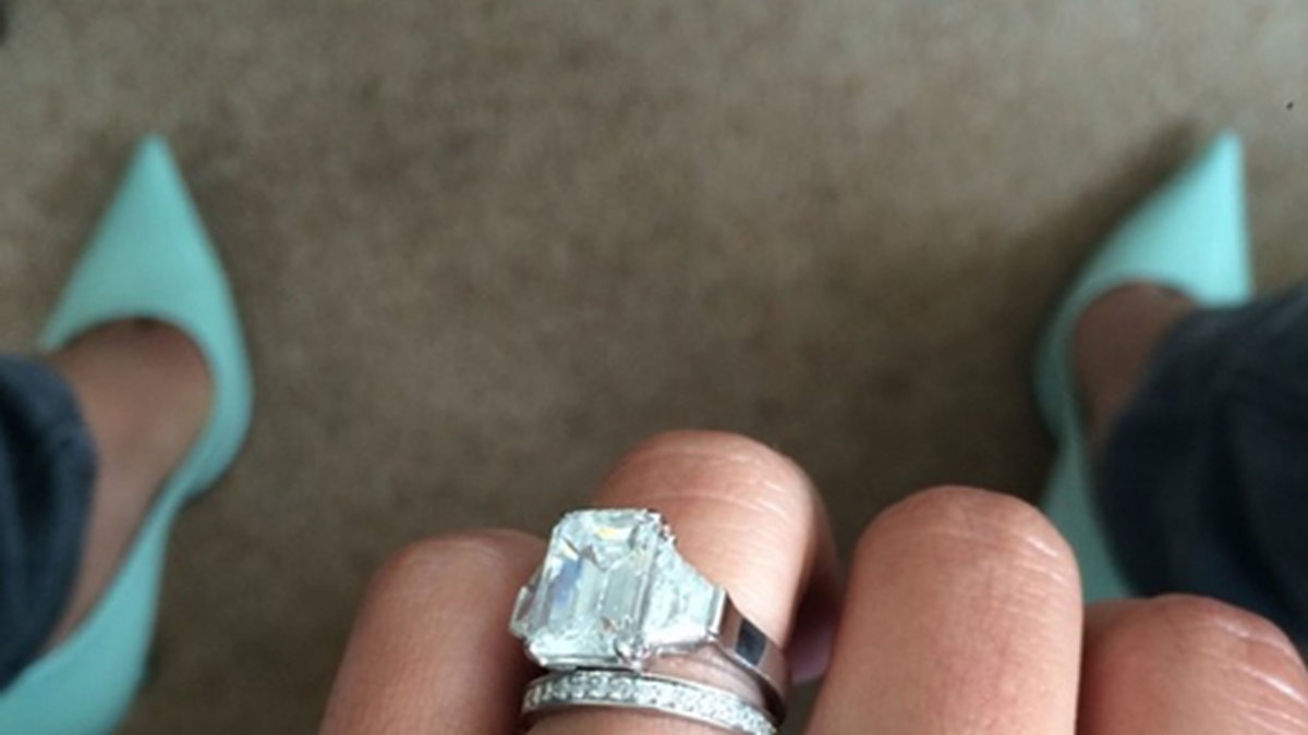 Cheryl visade sina ringar på Instagram och bekräftade bröllopet. 