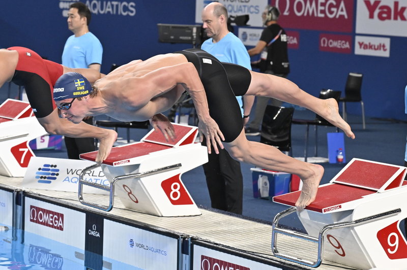 Björn Seeliger under fredagens försök på 50 meter fristil på sim-VM i Doha, Qatar.