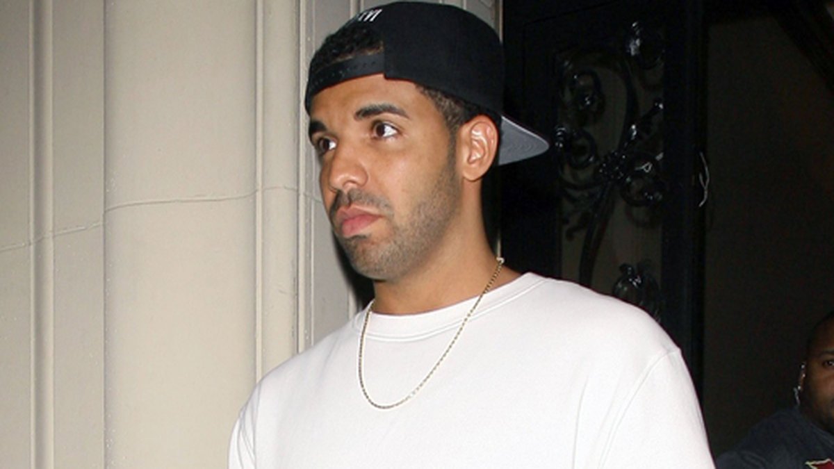 Drake har ätit middag i Beverly Hills. 