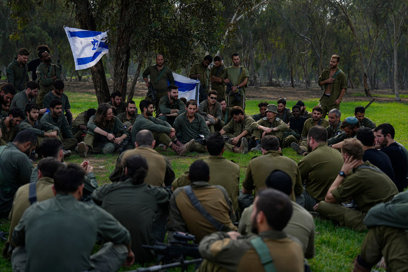 Israeliska soldater som varit i krigets Gaza fotograferade i södra Israel.