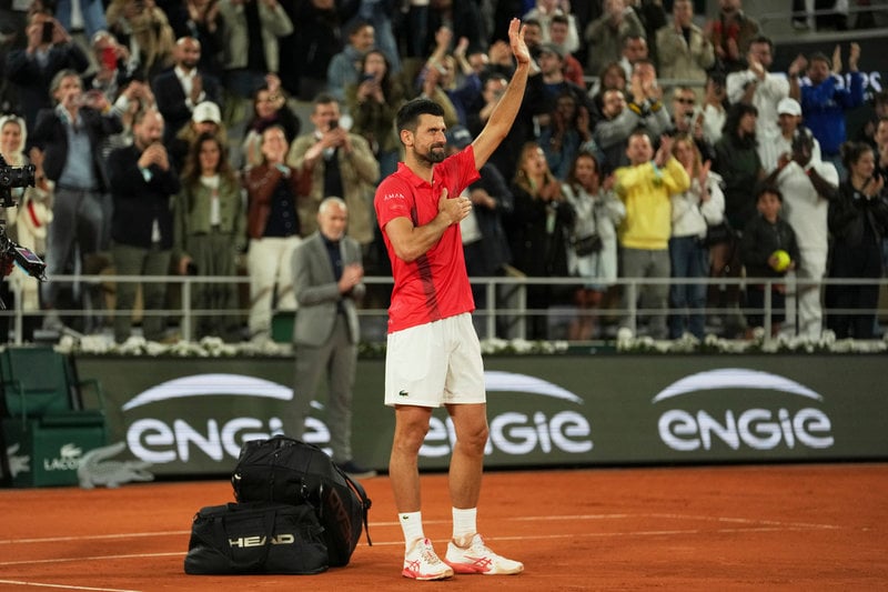 Legendaren Novak Djokovic tackade publiken på Roland Garros efter semifinalförlusten mot Jannik Sinner.