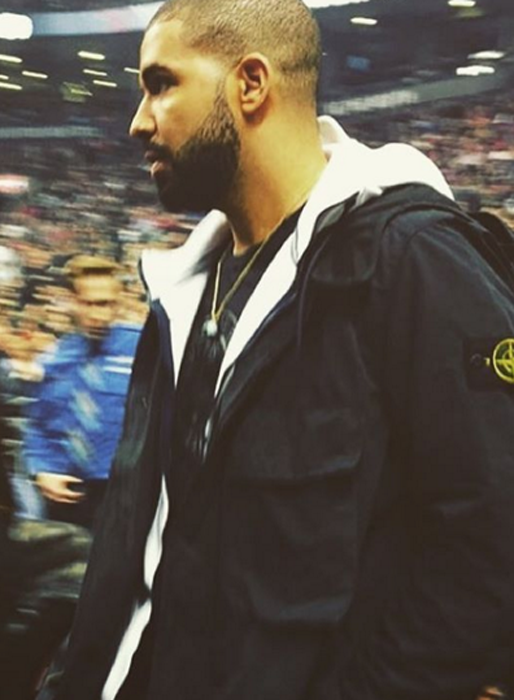 Drake på match. Drake på match.