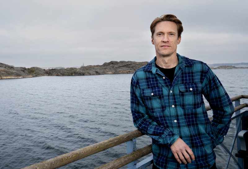 Fredrik Jutfelt, professor i zoofysiologi vid Göteborgs universitet har studerat zebrafiskar. Pressbild.