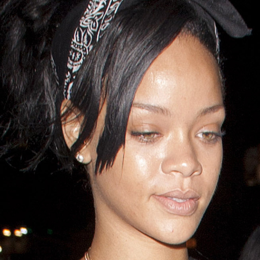 Rihanna i kort hår. 